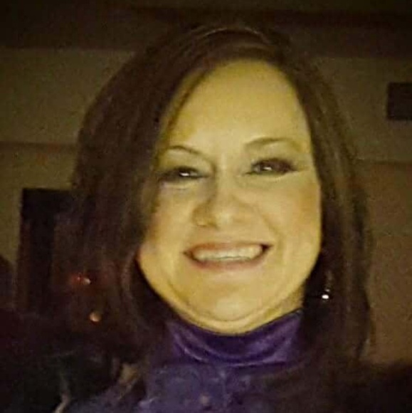 Meet your Posher, Melissa - Picture 2 of 5